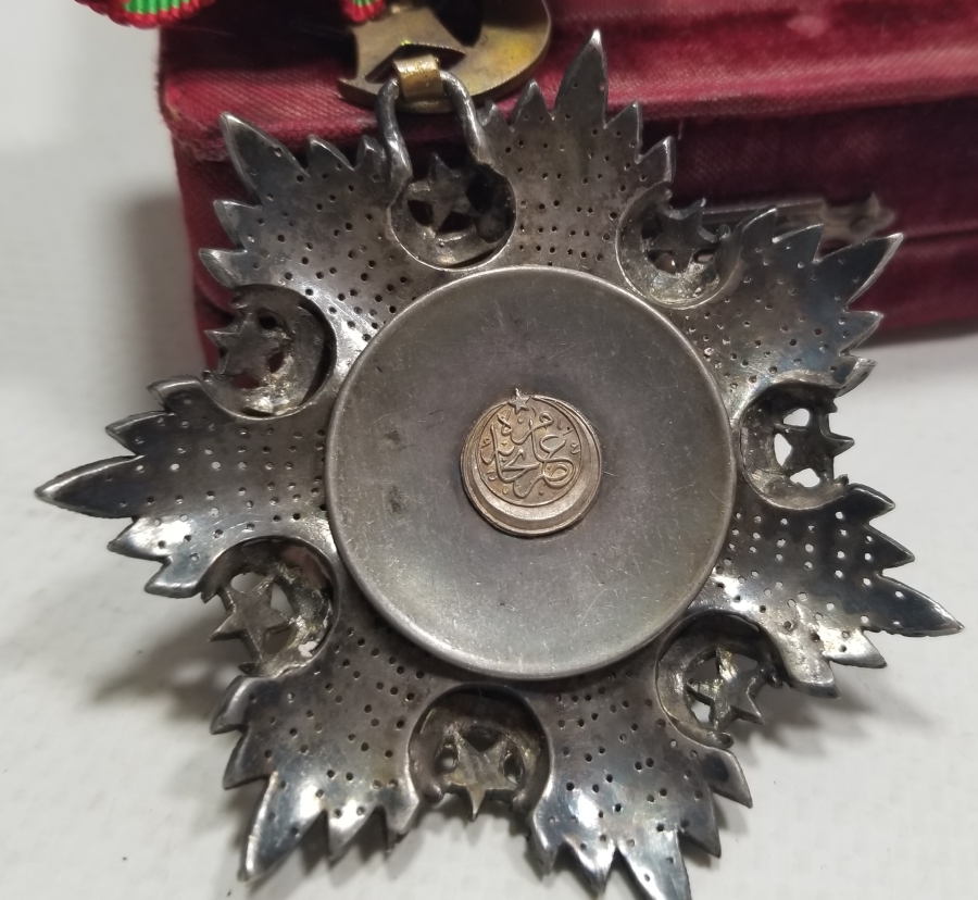 ORJİNAL KUTUSUNDA 3. DERECE MECİDİ NİŞANI