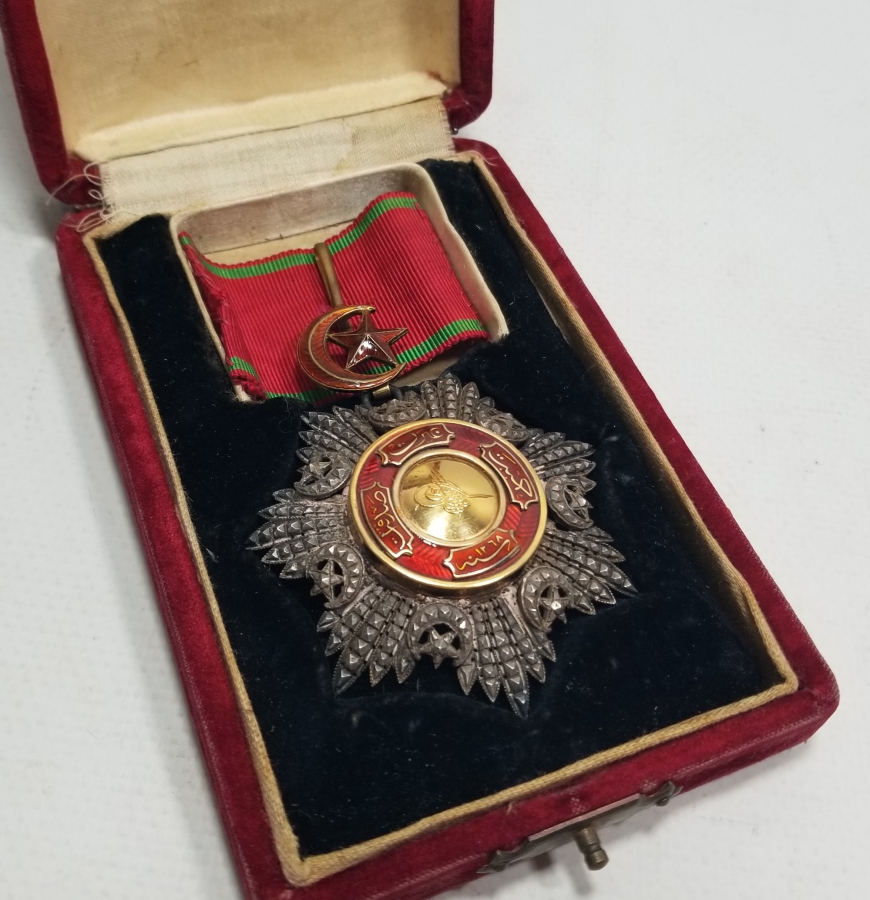 ORJİNAL KUTUSUNDA 3. DERECE MECİDİ NİŞANI