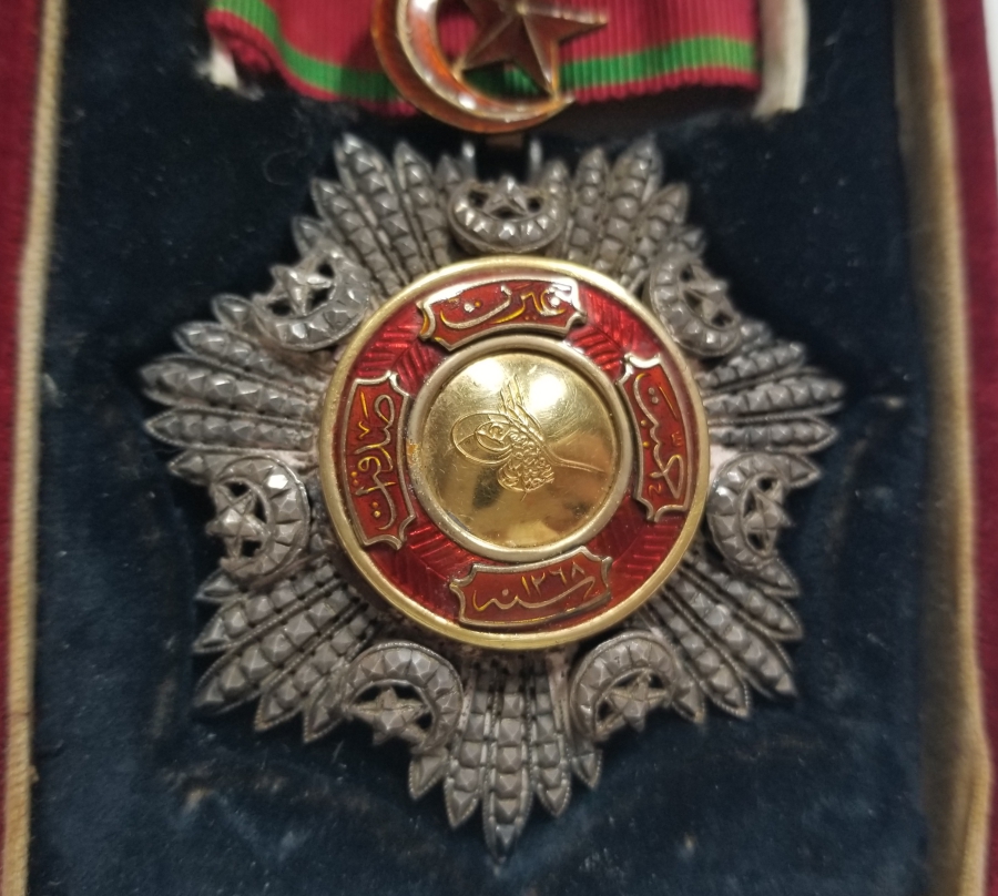 ORJİNAL KUTUSUNDA 3. DERECE MECİDİ NİŞANI