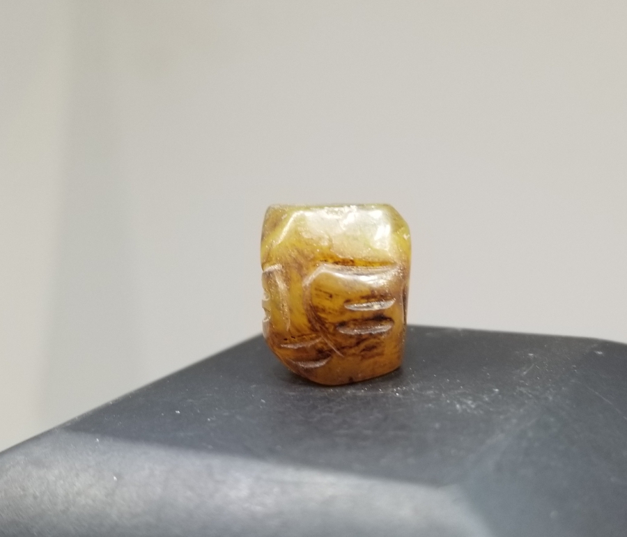 ÜZERİNDE SURET GÖRSELİ BULUNAN BÜYÜK BOY UZAKDOĞU YEŞİM KOLYE HABBESİ