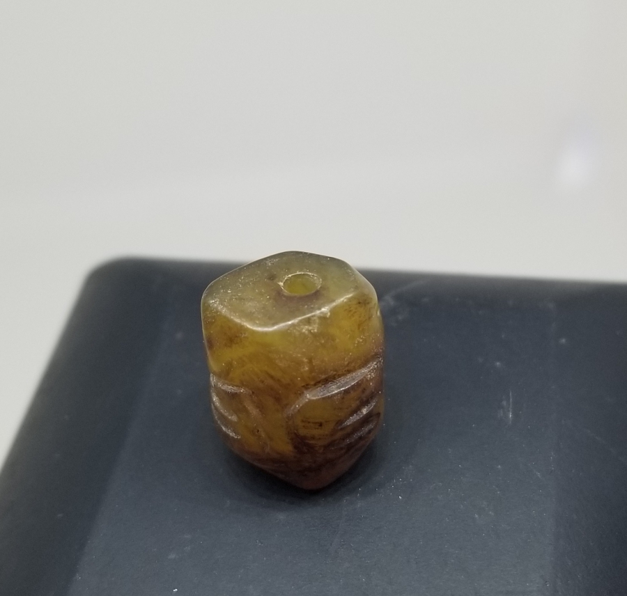 ÜZERİNDE SURET GÖRSELİ BULUNAN BÜYÜK BOY UZAKDOĞU YEŞİM KOLYE HABBESİ