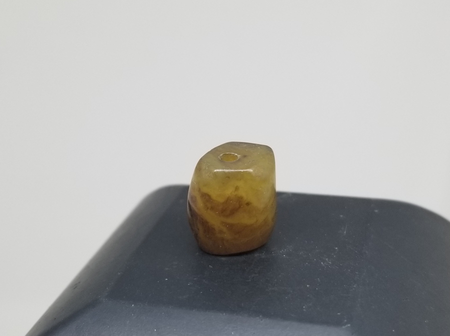 ÜZERİNDE SURET GÖRSELİ BULUNAN BÜYÜK BOY UZAKDOĞU YEŞİM KOLYE HABBESİ