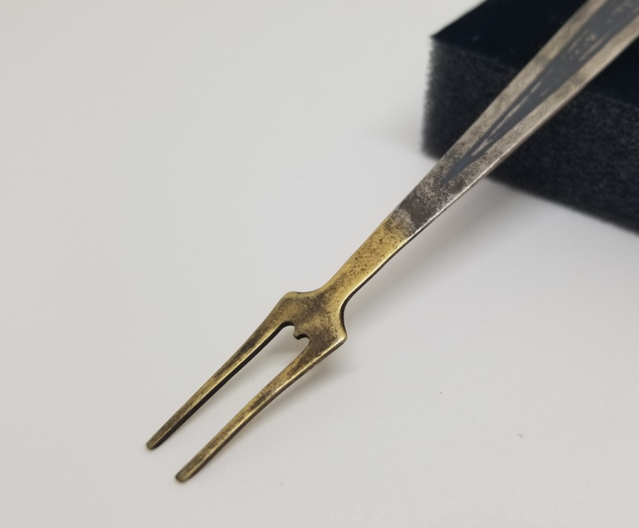 ORAK ÇEKİÇ DAMGALI ANTİKA MİNELİ RUS GÜMÜŞ PEYNİR ÇATALI