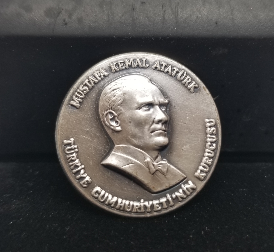 ANTİKA GÜMÜŞ ATATÜRK ROZETİ