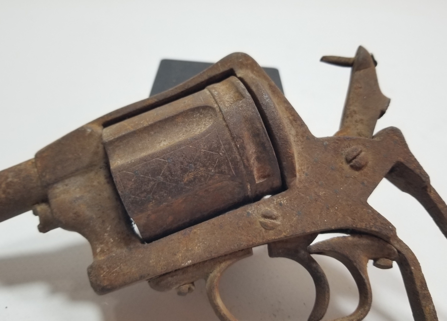 1. DÜNYA SAVAŞI DÖNEMİ OSMANLI SUBAY TABANCASI İSKELETİ