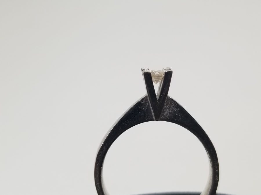 PIRLANTA TAŞLI TEKTAŞ YÜZÜK