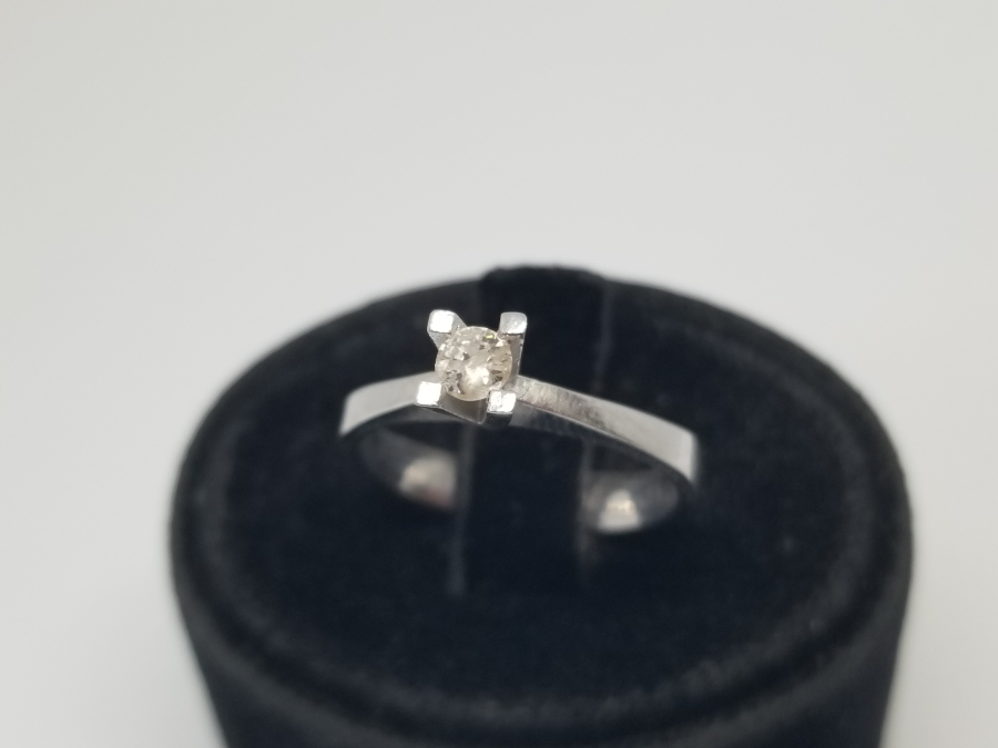 PIRLANTA TAŞLI TEKTAŞ YÜZÜK