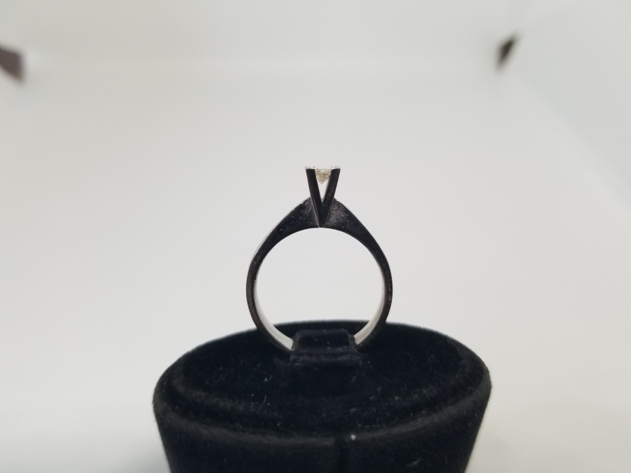 PIRLANTA TAŞLI TEKTAŞ YÜZÜK