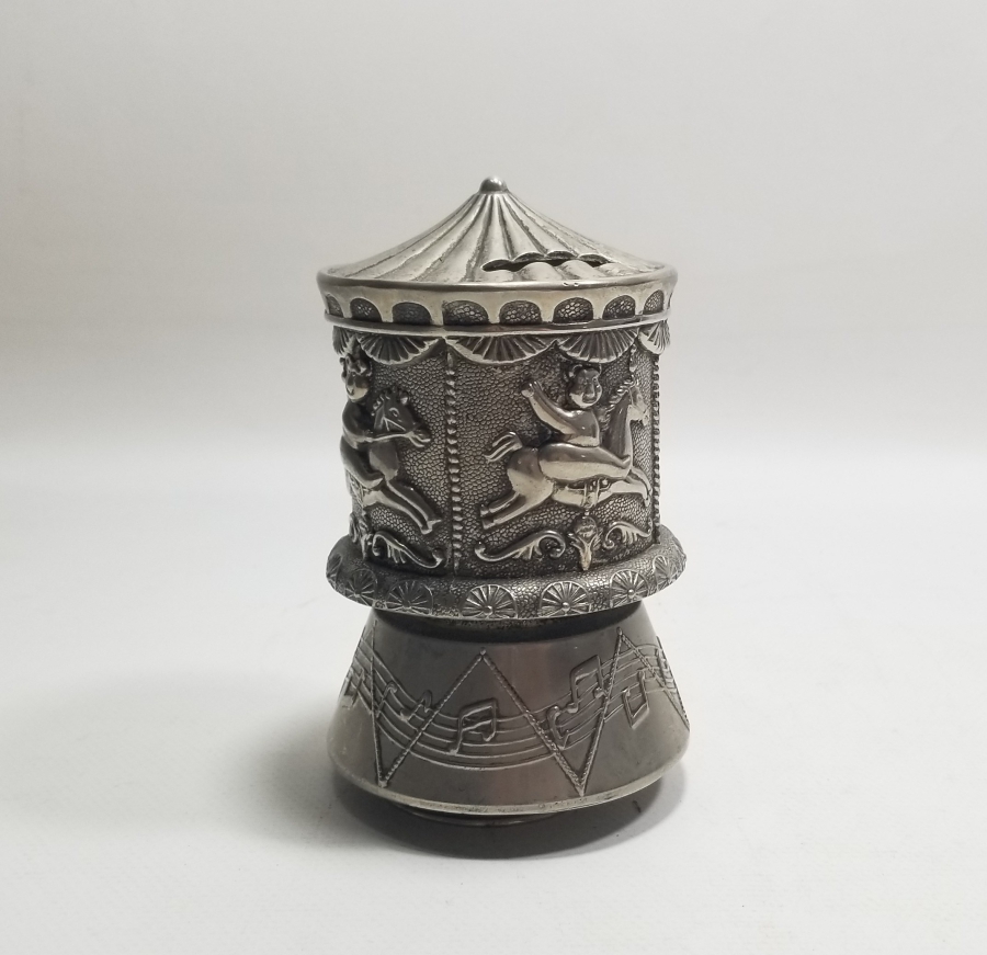 AVRUPA YAPIMI KUMBARALI MÜZİK KUTUSU