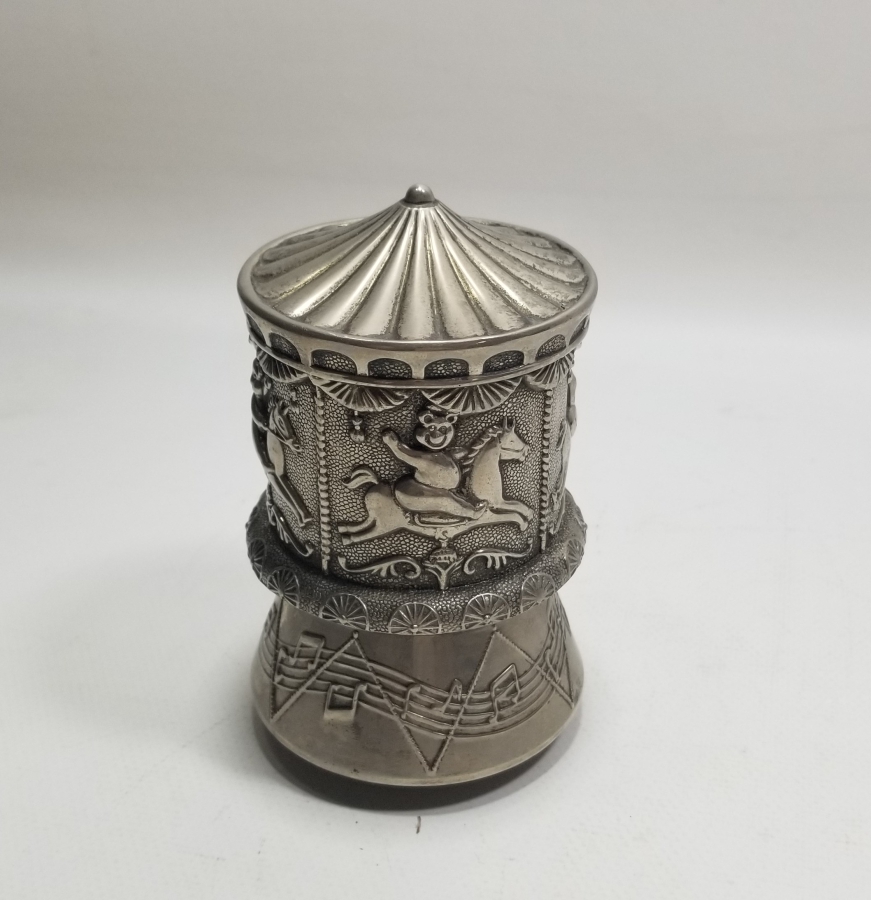 AVRUPA YAPIMI KUMBARALI MÜZİK KUTUSU