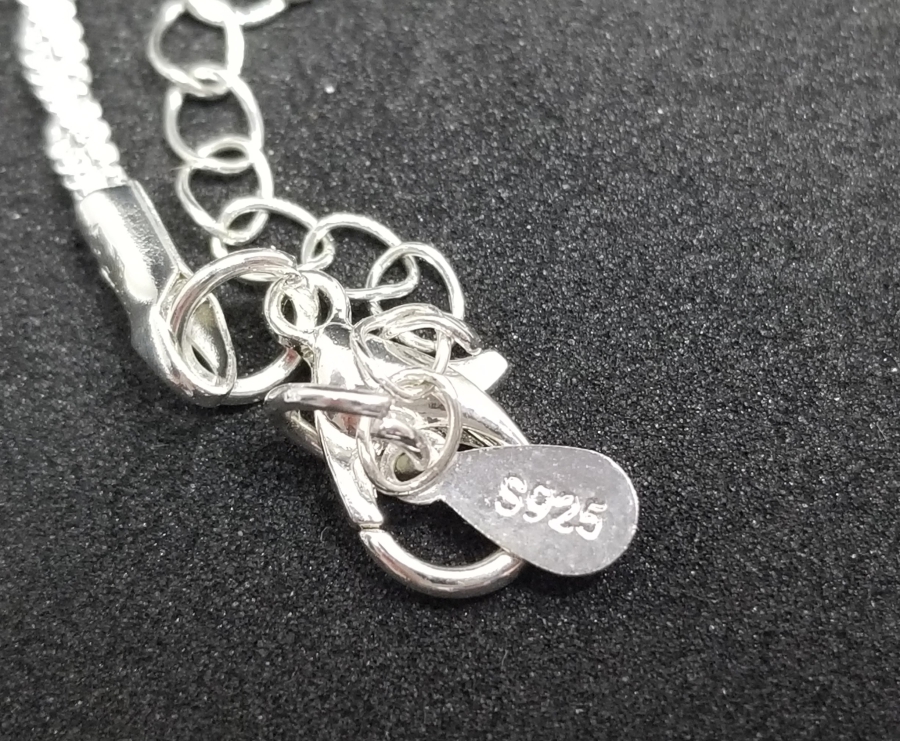 KABARTMA İŞÇİLİKLİ GÜMÜŞ BİLEKLİK