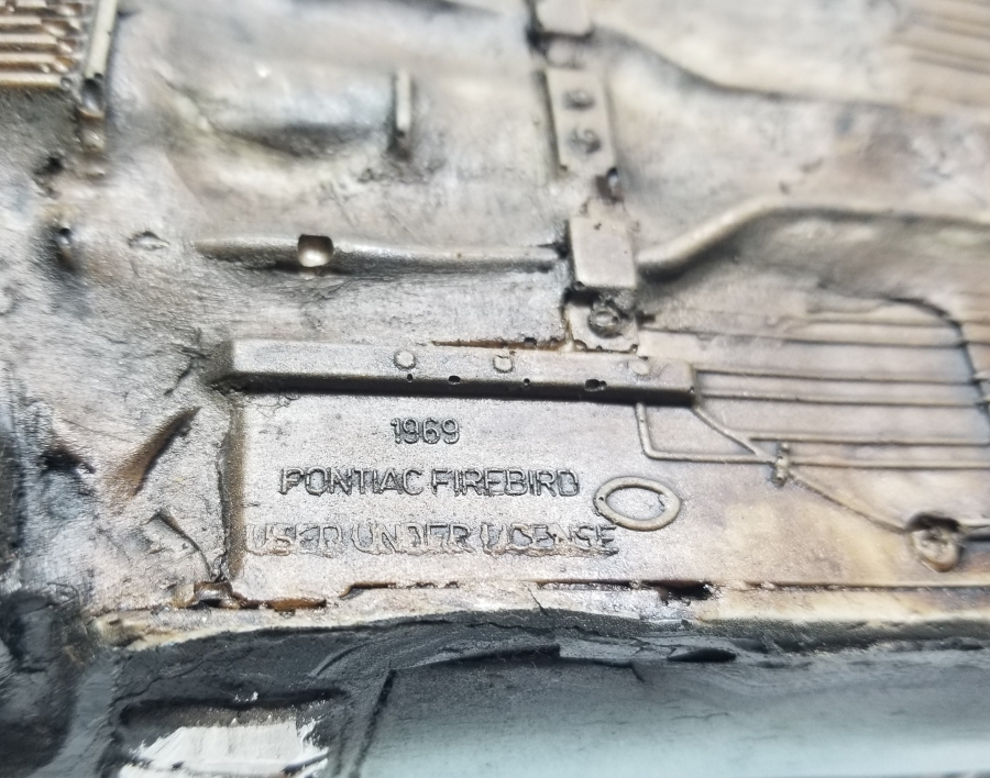 DEKORATİF OYUNCAK ARABA