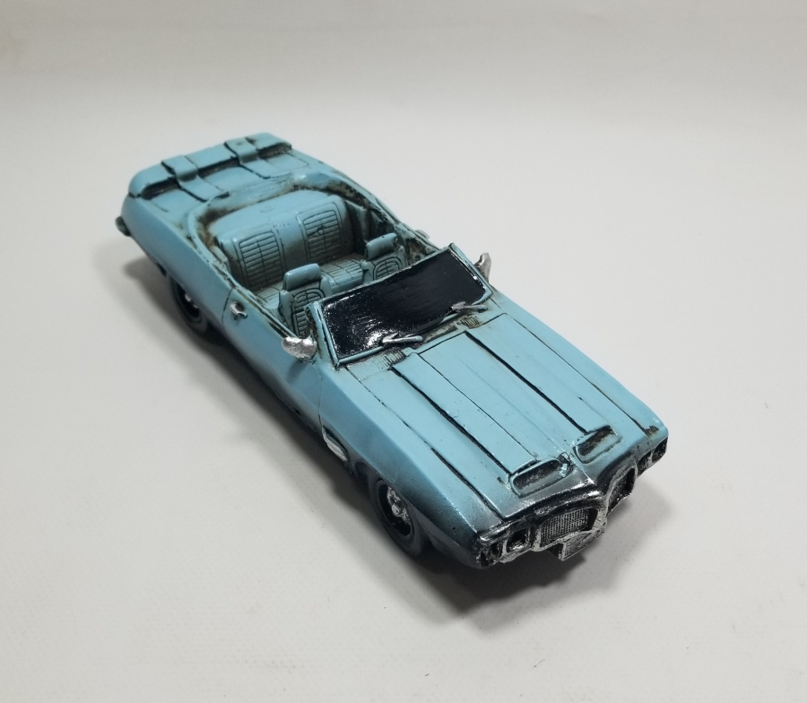 DEKORATİF OYUNCAK ARABA