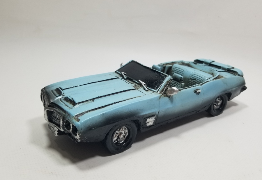 DEKORATİF OYUNCAK ARABA