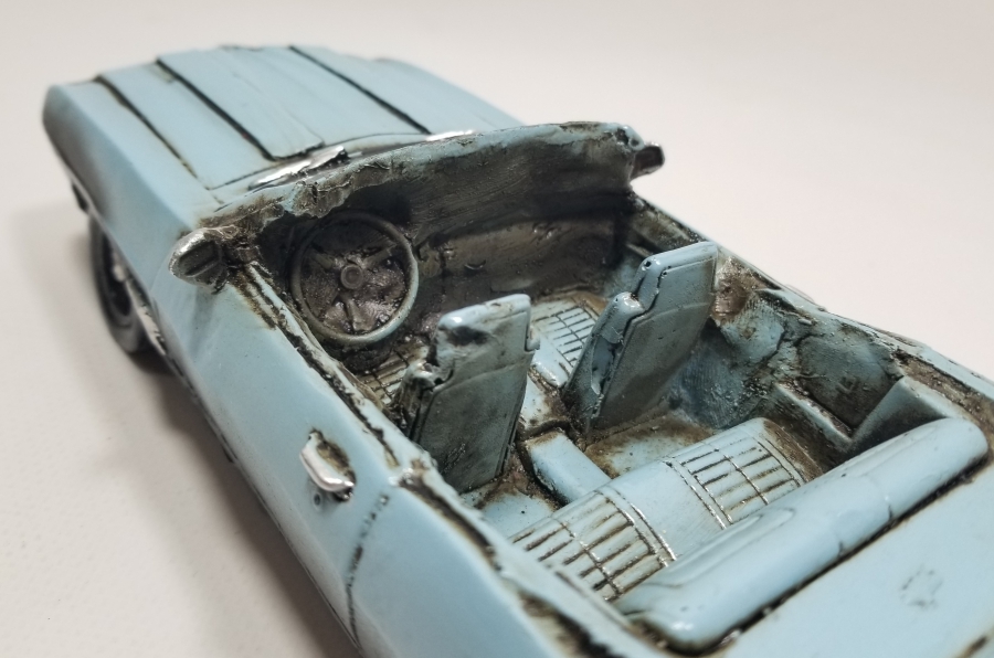 DEKORATİF OYUNCAK ARABA