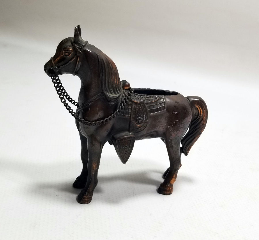 KABARTMA İŞÇİLİKLİ DEKORATİF PİRİNÇ AT FİGÜRÜ