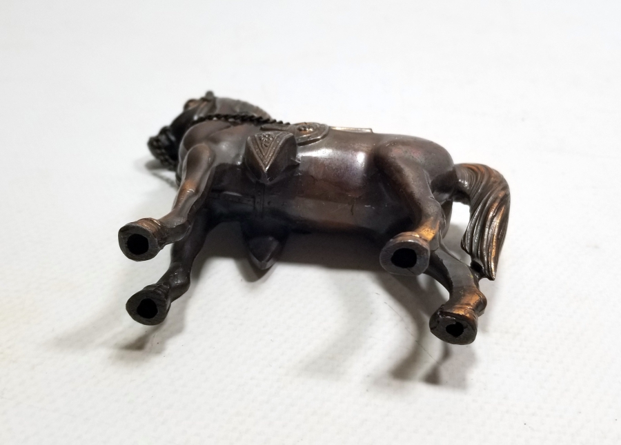 KABARTMA İŞÇİLİKLİ DEKORATİF PİRİNÇ AT FİGÜRÜ