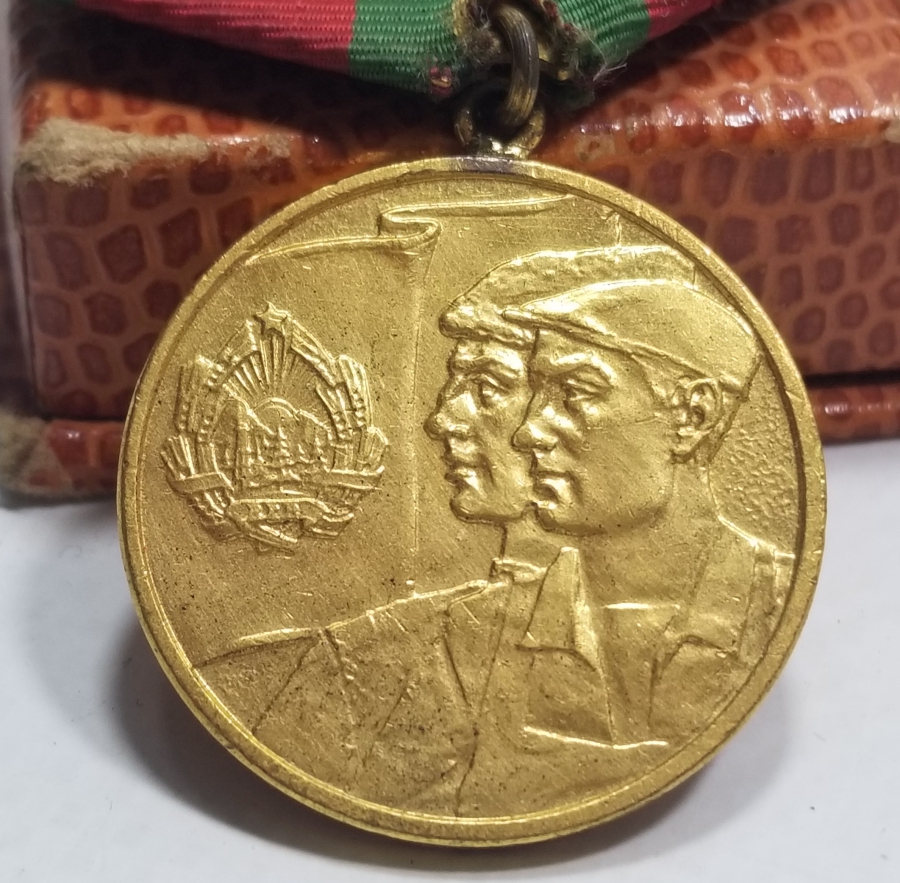 1962 TARİHLİ ORİJİNAL KUTUSUNDA SOVYET MADALYA