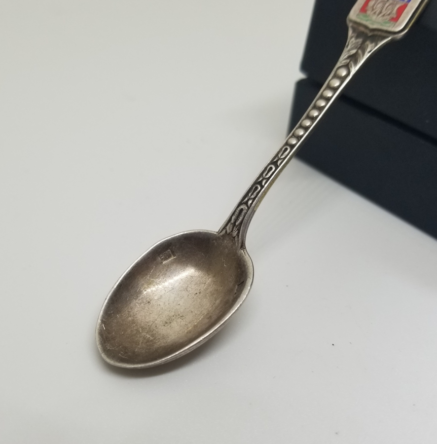 MİNE İŞÇİLİKLİ VE KABARTMA İŞÇİLİKLİ ANTİKA HATIRA GÜMÜŞ KAŞIK