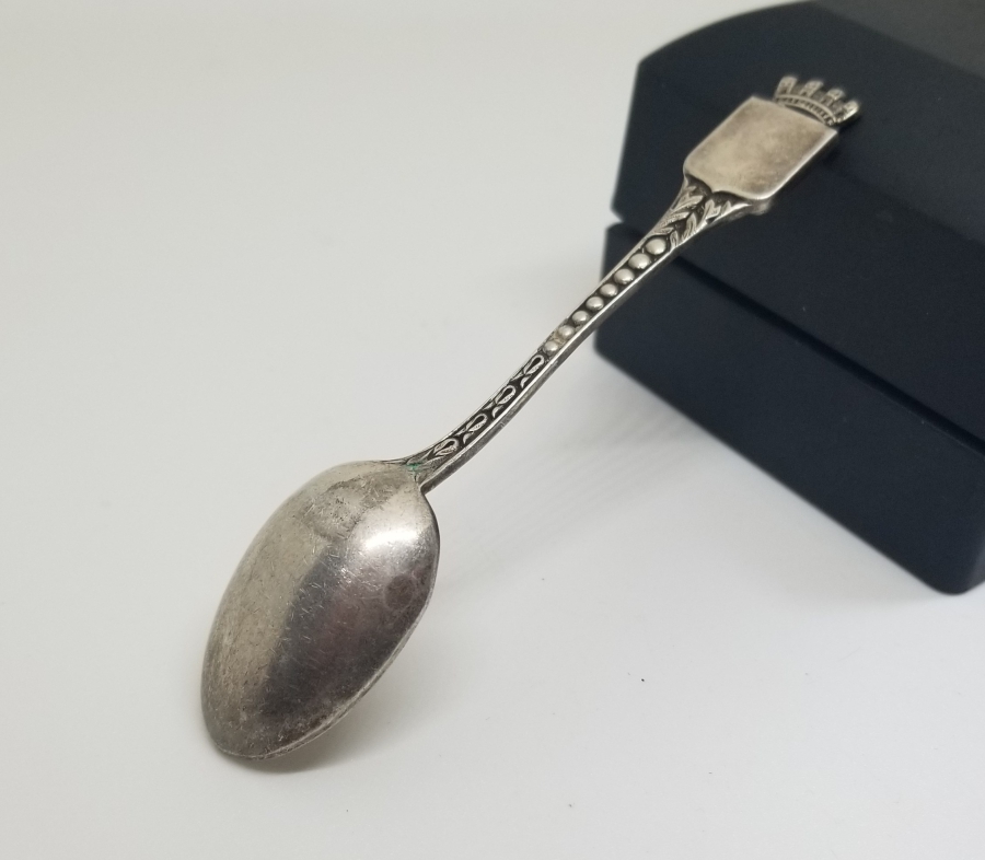 MİNE İŞÇİLİKLİ VE KABARTMA İŞÇİLİKLİ ANTİKA HATIRA GÜMÜŞ KAŞIK