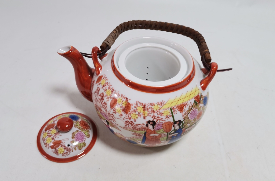 UZAK DOĞU YAPIMI ANTİKA PORSELEN ÇAYDANLIK