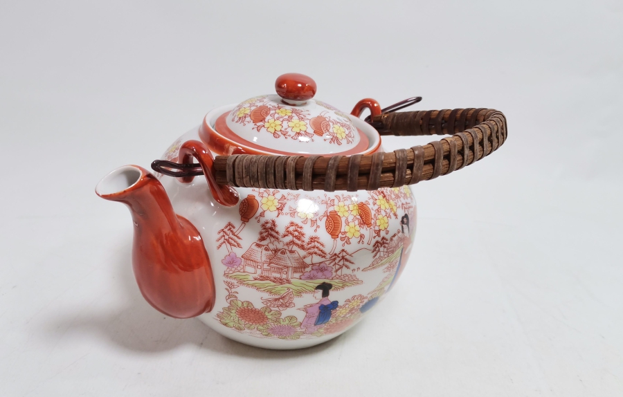 UZAK DOĞU YAPIMI ANTİKA PORSELEN ÇAYDANLIK