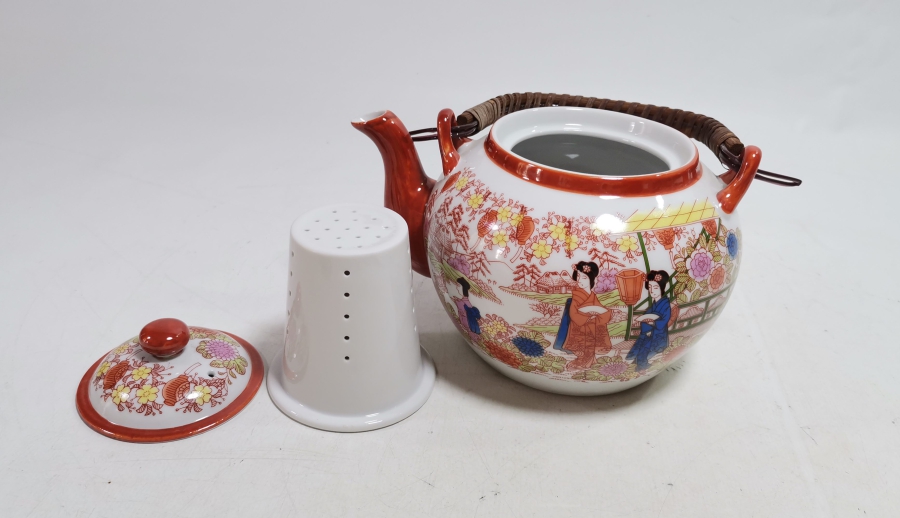 UZAK DOĞU YAPIMI ANTİKA PORSELEN ÇAYDANLIK