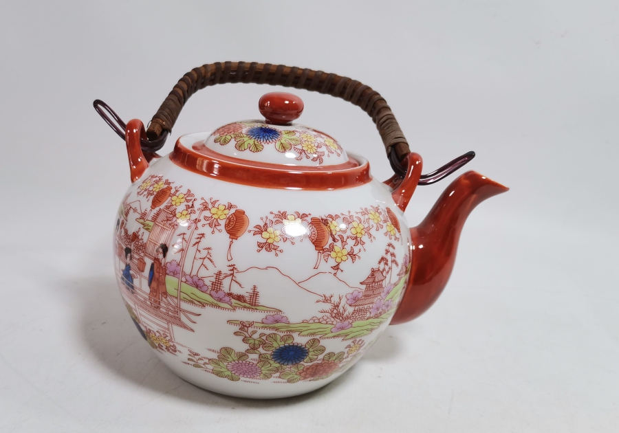 UZAK DOĞU YAPIMI ANTİKA PORSELEN ÇAYDANLIK