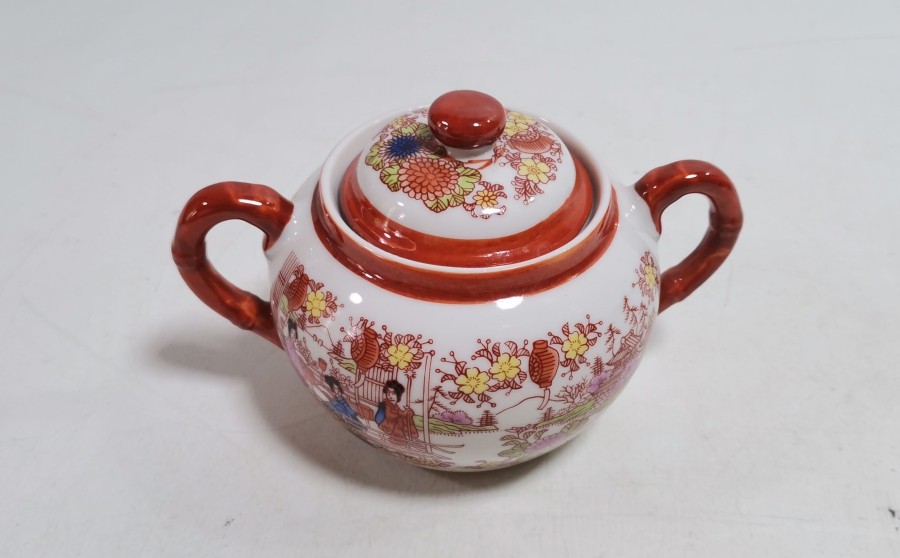 UZAK DOĞU YAPIMI PORSELEN ŞEKERLİK