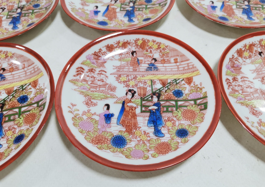 UZAK DOĞU YAPIMI PORSELEN BARDAK ALTLIĞI TAKIMI