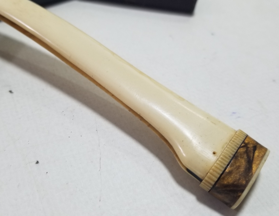 ORİJİNAL KUTUSUNDA GALALİT SAPLI NADİR USTURA