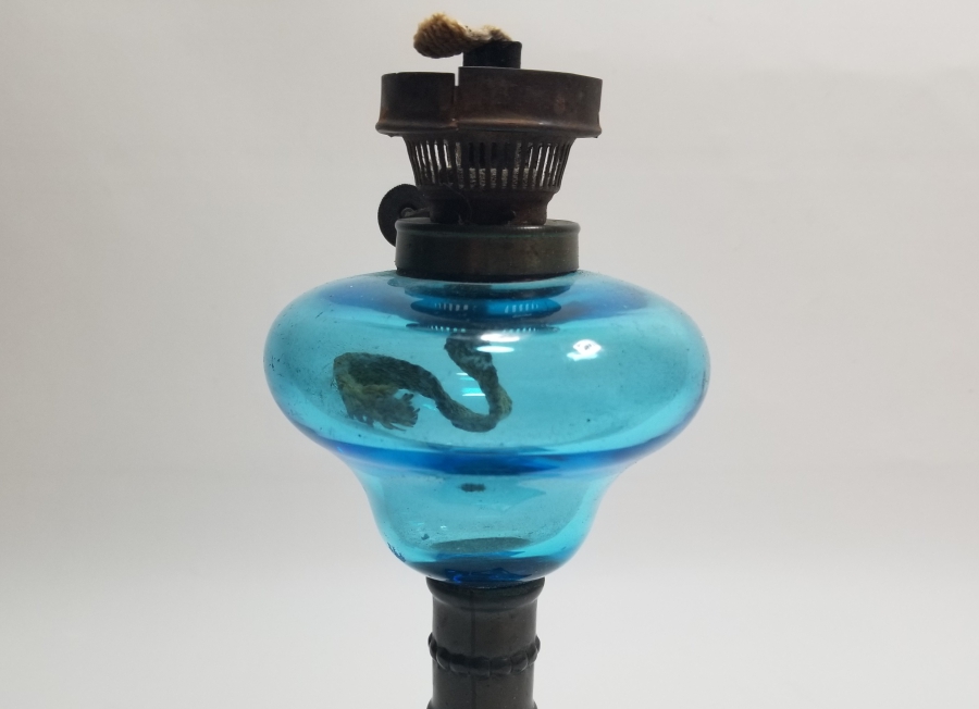NADİR RENKTE ANTİKA GAZ LAMBASI