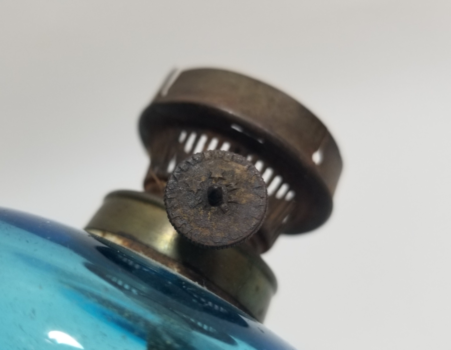 NADİR RENKTE ANTİKA GAZ LAMBASI