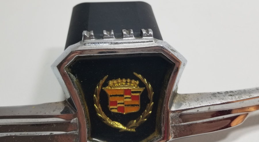 ANTİKA CADİLLAC ARABA AMBLEMİ