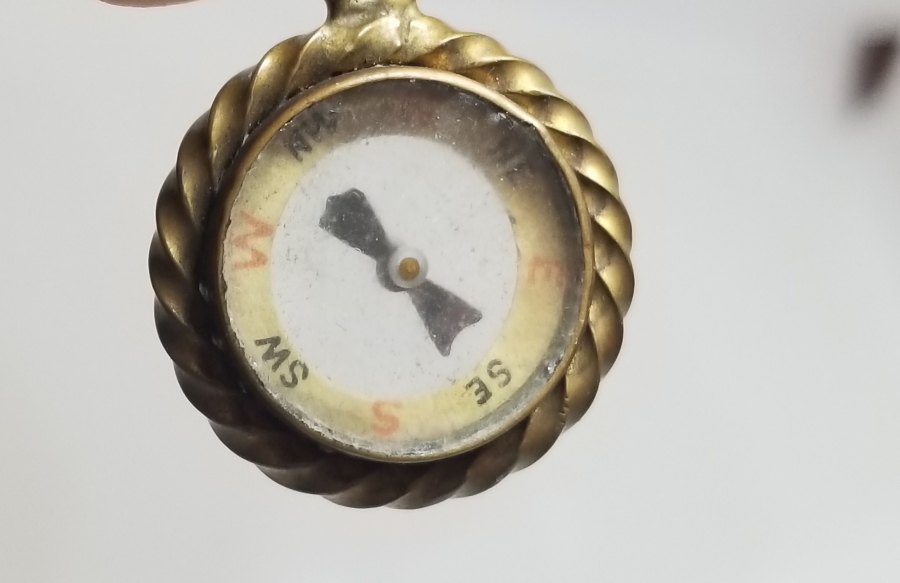 KOLYE FORMUNDA YAPILMIŞ ANTİKA PUSULA