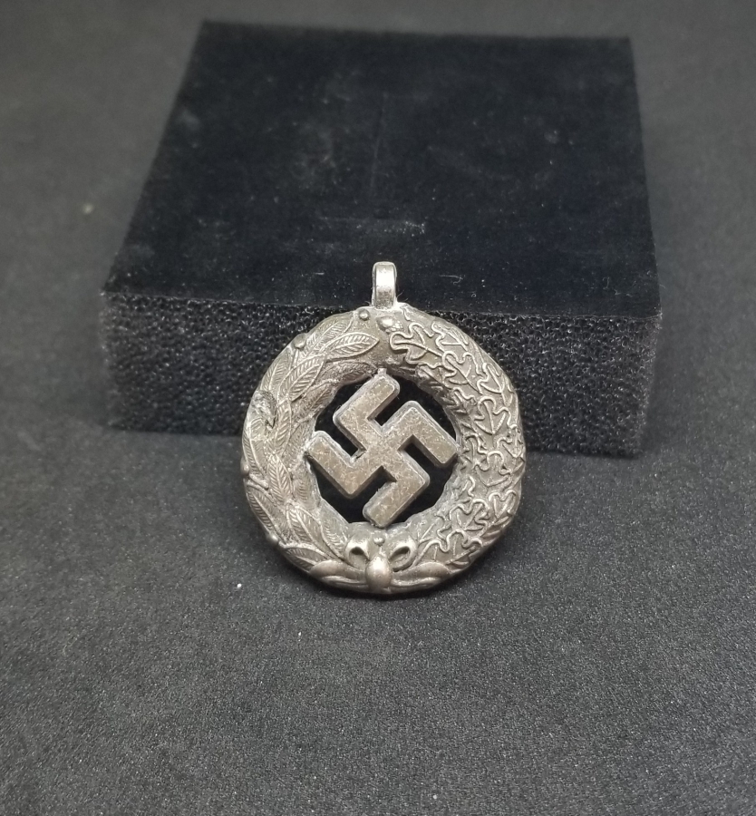 2. DÜNYA SAVAŞI DÖNEMİ ÜZERİ GAMALI HAÇLI NADİR GÜMÜŞ KOLYE