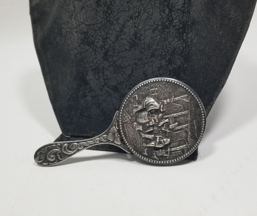 KABARTMA İŞÇİLİKLİ DANİMARKA YAPIMI ANTİKA GÜMÜŞ EL AYNASI