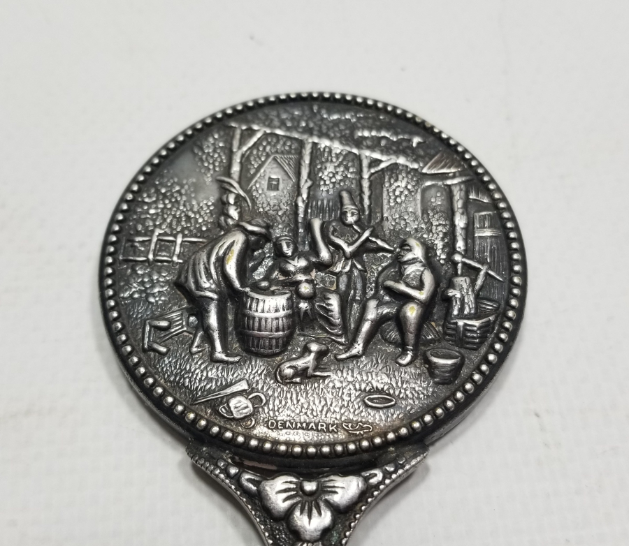 KABARTMA İŞÇİLİKLİ DANİMARKA YAPIMI ANTİKA GÜMÜŞ EL AYNASI