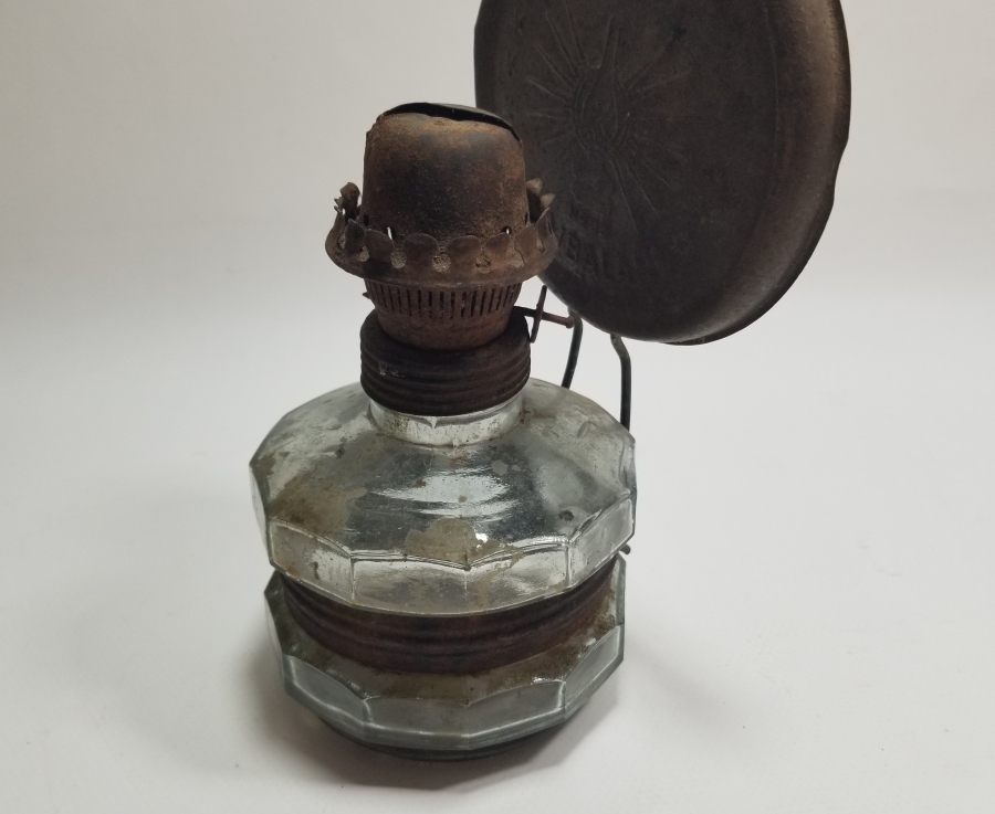 KÖŞELİ FORMLU YERLİ YAPIM ANTİKA GAZ LAMBASI