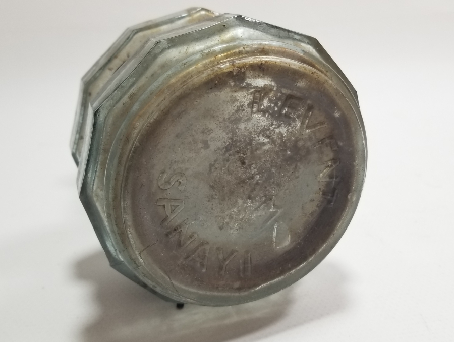 KÖŞELİ FORMLU YERLİ YAPIM ANTİKA GAZ LAMBASI