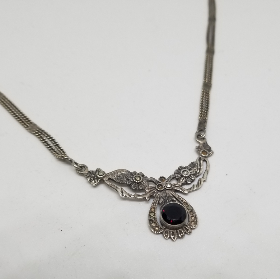 ÖZEL YAPIM KABARTMA İŞÇİLİKLİ GÜMÜŞ GERDANLIK