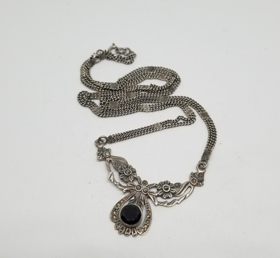 ÖZEL YAPIM KABARTMA İŞÇİLİKLİ GÜMÜŞ GERDANLIK