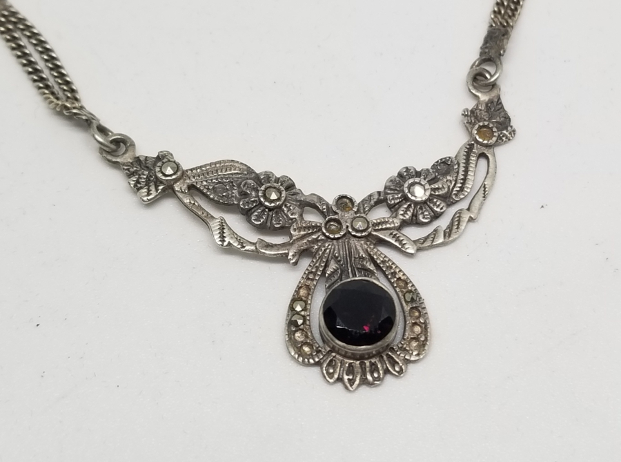 ÖZEL YAPIM KABARTMA İŞÇİLİKLİ GÜMÜŞ GERDANLIK