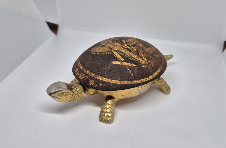 ALTIN KAPLAMA VE ALTIN ÇAKMA İŞÇİLİKLİ ANTİKA TOLEDO KAPLUMBAĞA FİGÜRÜ