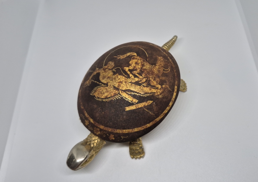 ALTIN KAPLAMA VE ALTIN ÇAKMA İŞÇİLİKLİ ANTİKA TOLEDO KAPLUMBAĞA FİGÜRÜ