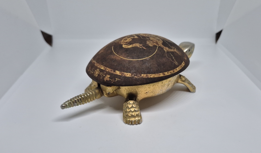 ALTIN KAPLAMA VE ALTIN ÇAKMA İŞÇİLİKLİ ANTİKA TOLEDO KAPLUMBAĞA FİGÜRÜ