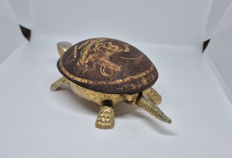 ALTIN KAPLAMA VE ALTIN ÇAKMA İŞÇİLİKLİ ANTİKA TOLEDO KAPLUMBAĞA FİGÜRÜ