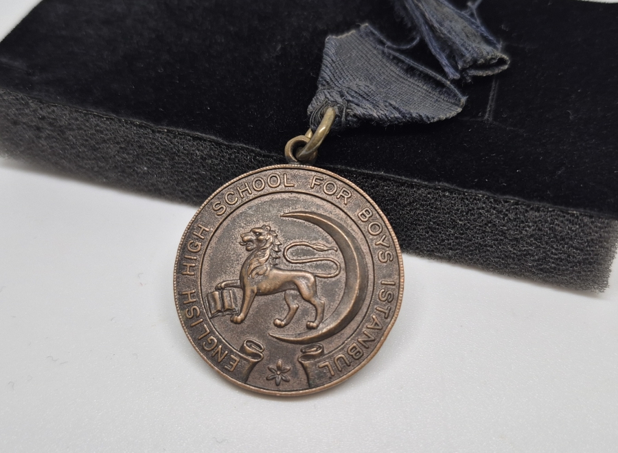 CUMHURİYET BAŞLARI NADİR OKUL MADALYASI