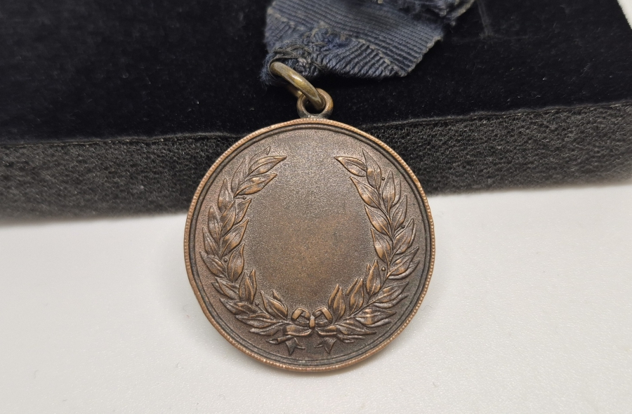 CUMHURİYET BAŞLARI NADİR OKUL MADALYASI