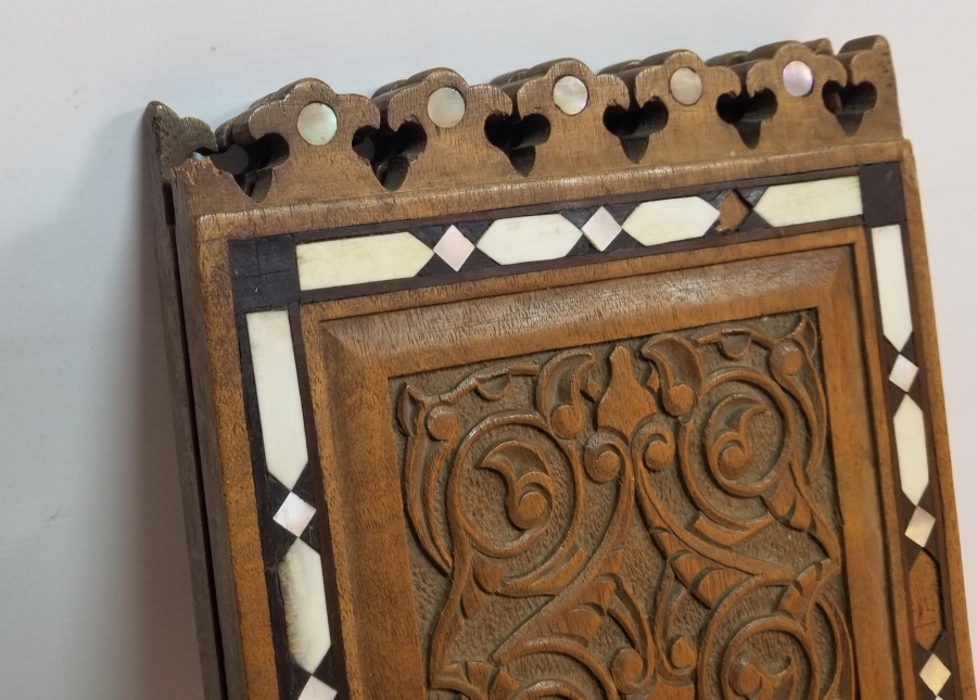 OSMANLI DÖNEMİ NADİR FİLDİŞİ APLİKLİ VE OYMA İŞÇİLİKLİ TEKKE İŞİ RAHLE